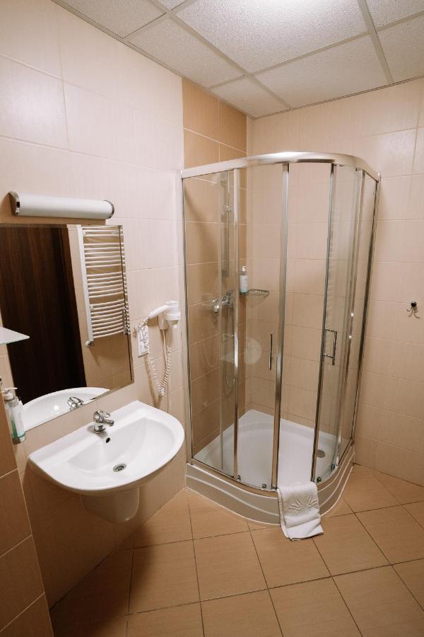 Hotel U Ojdanow Węgrów Esterno foto